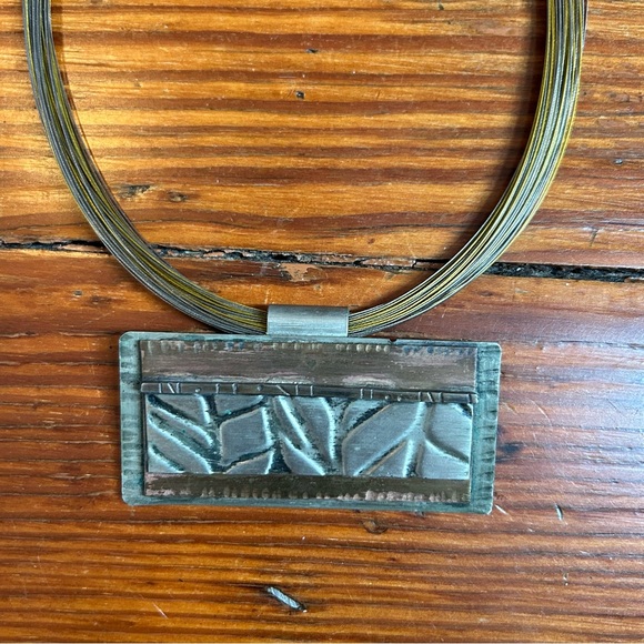 Handcrafted Unique Metal and Wire Necklace - Picture 4 of 9